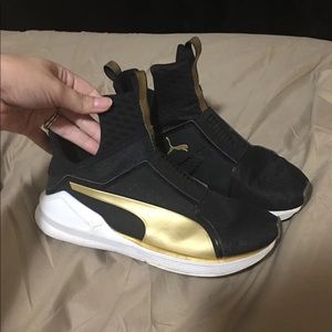 Womens Puma Fierce Size 6.5